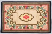 FLORAL HOOKED RUGA large hooke