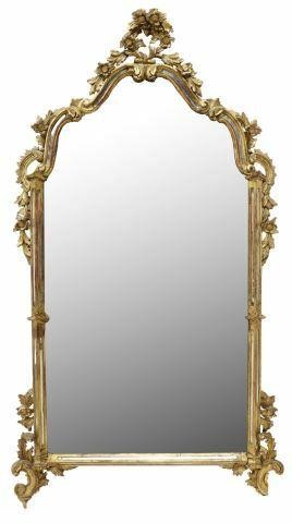 FLORENTINE ROCAILLE CARVED GILTWOOD