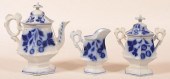 FLOW BLUE STRAWBERRY PATTERN 3