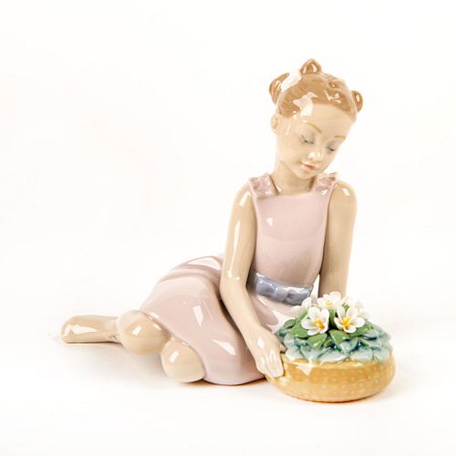 FLOWER ARRANGEMENT GIRL 01008573