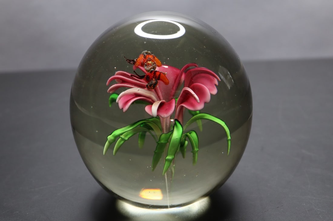FLYING BEES ART GLASS