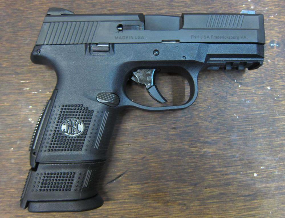 FNH MODEL FNS-40C DOUBLE ACTION