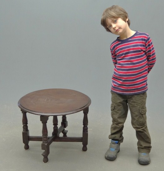 Folding gateleg side table. 19''