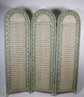 FOLDING THREE PANEL WICKER ROO