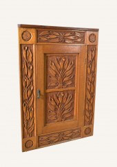 FOLIATE CARVED OAK HANGING COR