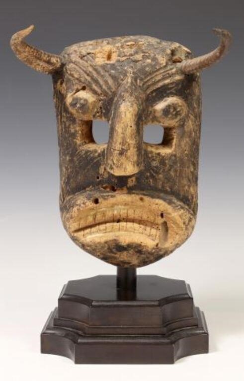 FOLK ART PASTORELA DANCE MASK,