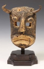 FOLK ART PASTORELA DANCE MASK,