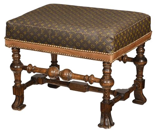 FOOTSTOOL UPHOLSTERED IN LOUIS