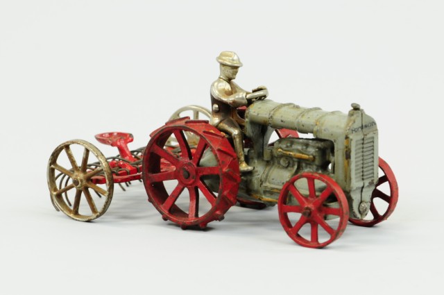 FORDSON TRACTOR AND HAY RAKE Arcade
