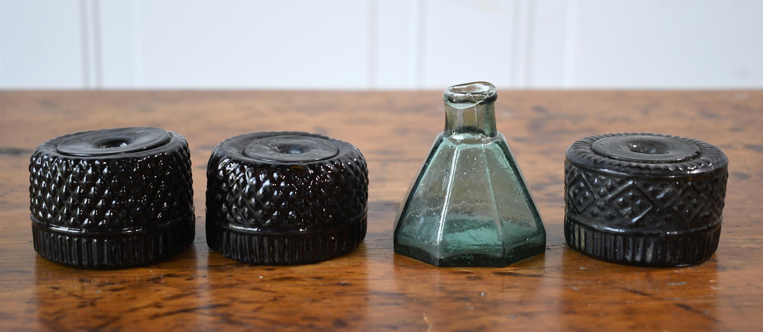 FOUR 19TH C. BLOWN GLASS INKS.