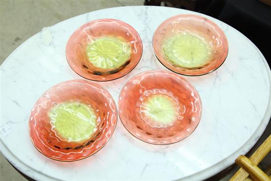 FOUR AMBERINA PLATES. Shallow