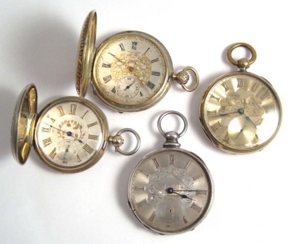 FOUR ANTIQUE EUROPEAN KEY WIND