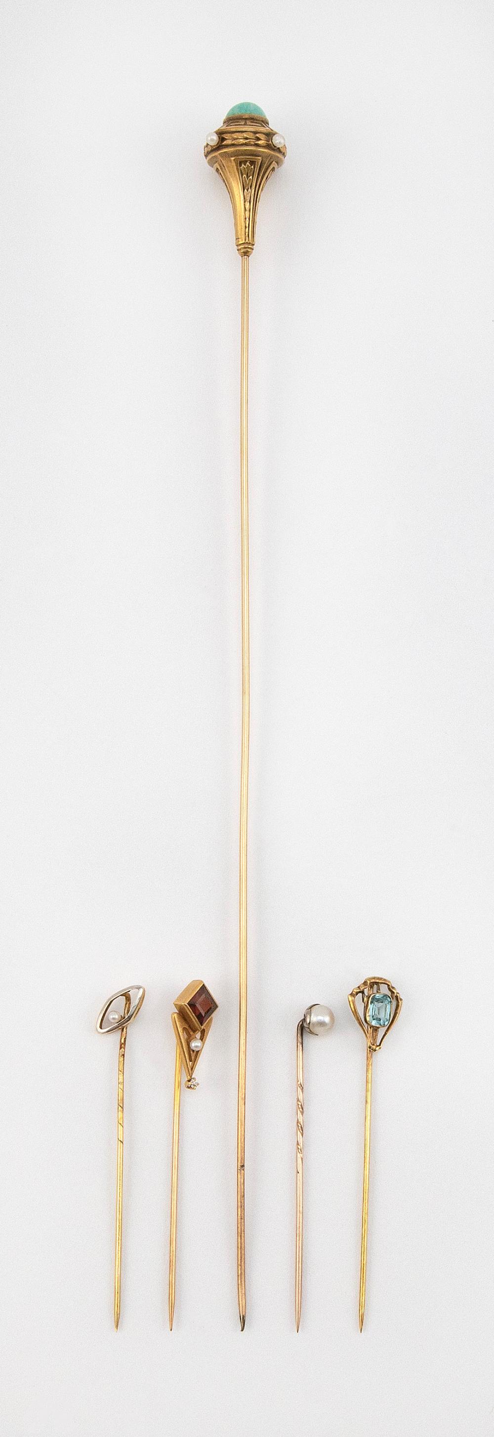 FOUR ANTIQUE GOLD STICK PINS AND