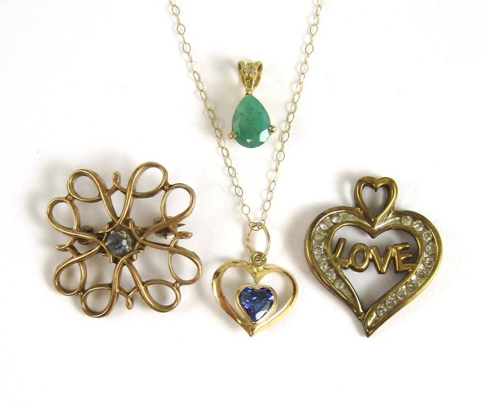 FOUR ARTICLES OF YELLOW GOLD
