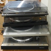 FOUR ASSORTED TURNTABLESFour A