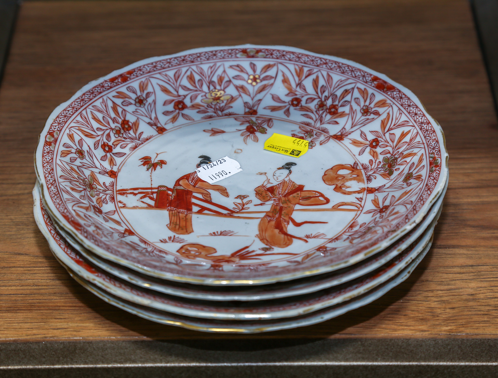 FOUR CHINESE EXPORT SHALLOW BOWLS