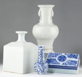 Four Chinese Porcelain Itemsth