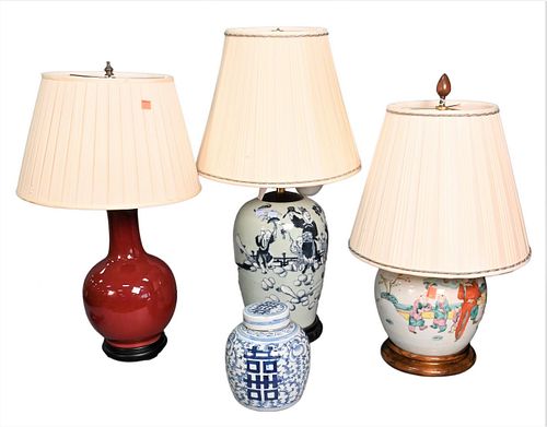 FOUR CHINESE PORCELAIN PIECESFour