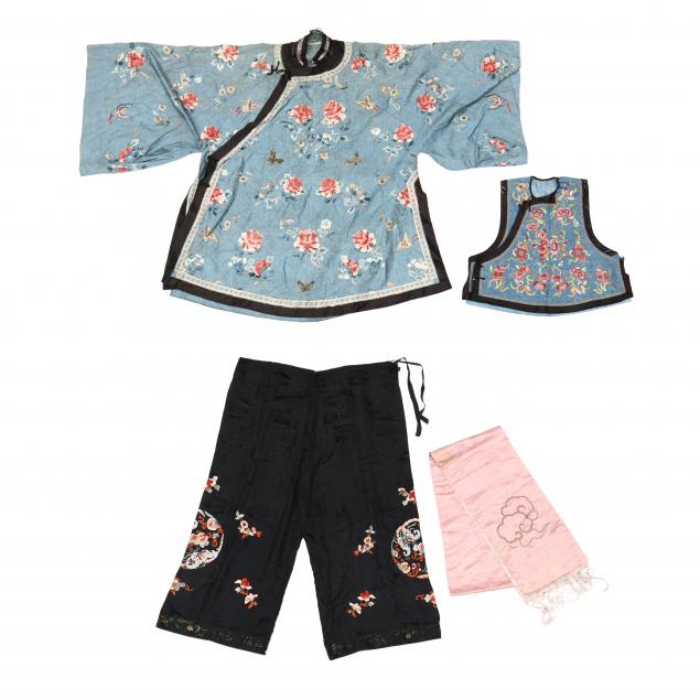 FOUR CHINESE SILK EMBROIDERED