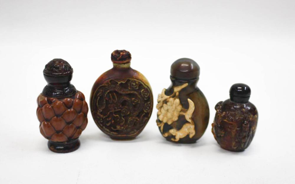 FOUR CHINESE SNUFF BOTTLES: