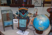 FOUR DECORATIVE ITEMS Includin