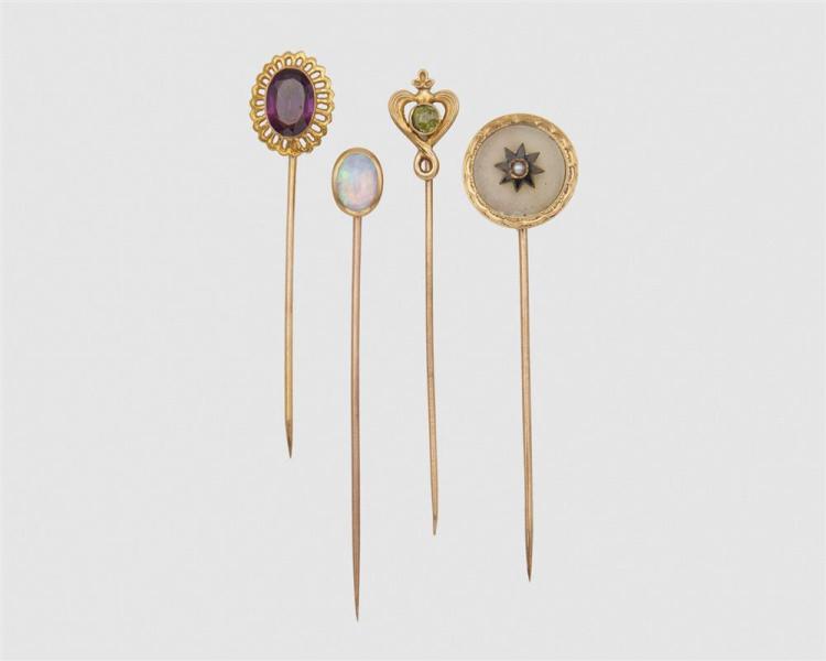 FOUR GOLD AND GEMSET