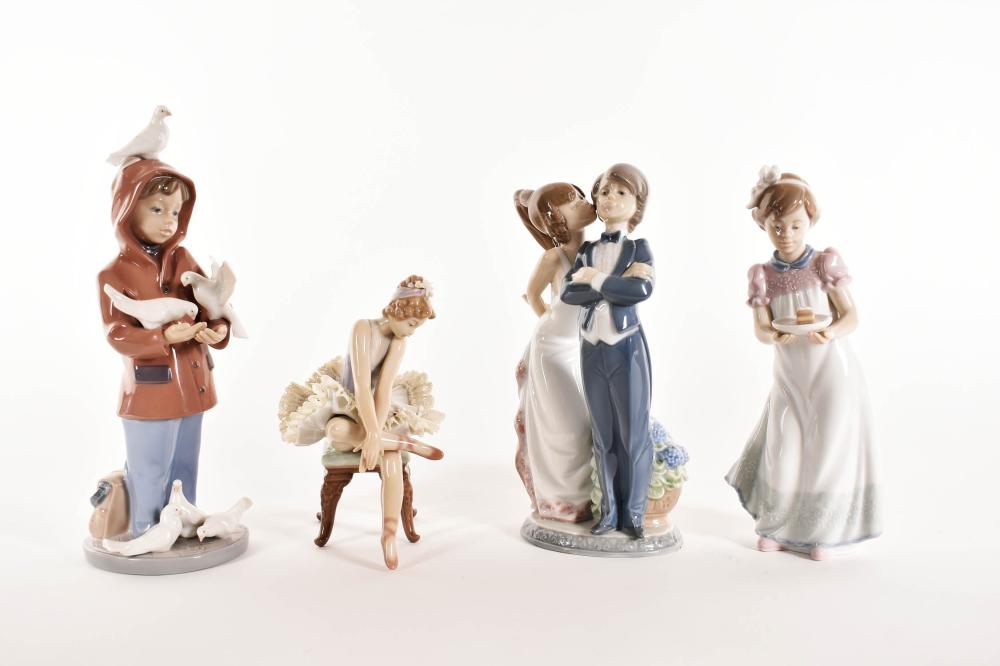 FOUR LLADRO PORCELAIN FIGURESEach