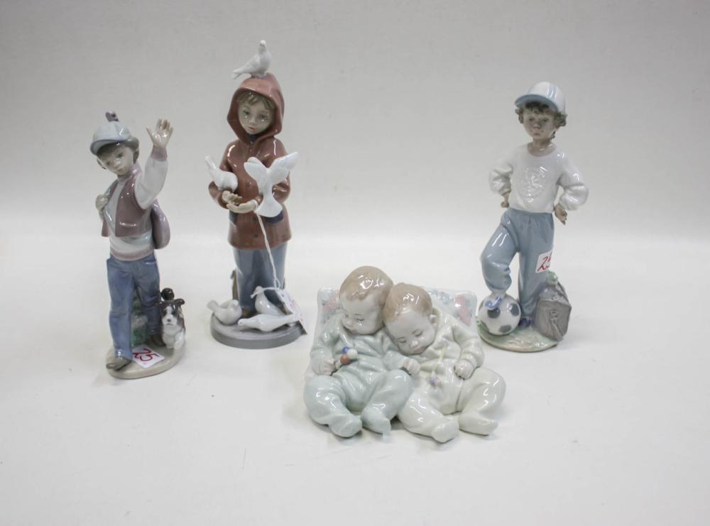FOUR LLADRO PORCELAIN FIGURINESFOUR