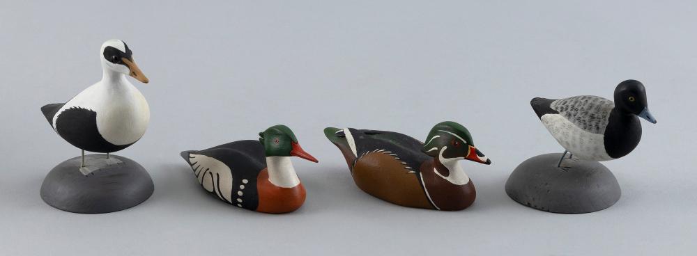 FOUR MINIATURE BIRD CARVINGS 20TH