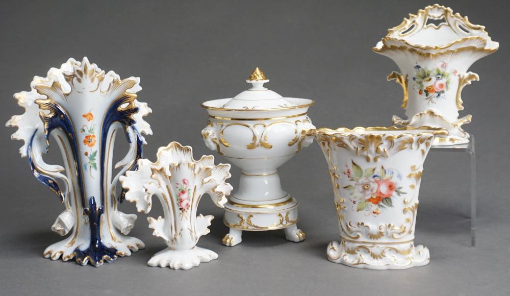 FOUR PARIS PORCELAIN FAN SHAPED