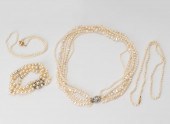 FOUR PEARL JEWELRY ITEMSInclud