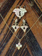 FOUR PIECE BLACK HILLS GOLD JE