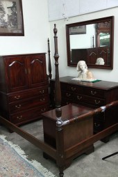 FOUR PIECE HENKEL-HARRIS BEDRO