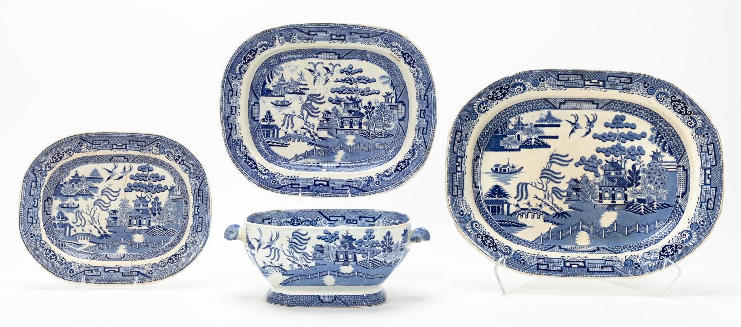 FOUR PIECES, BLUE WILLOW