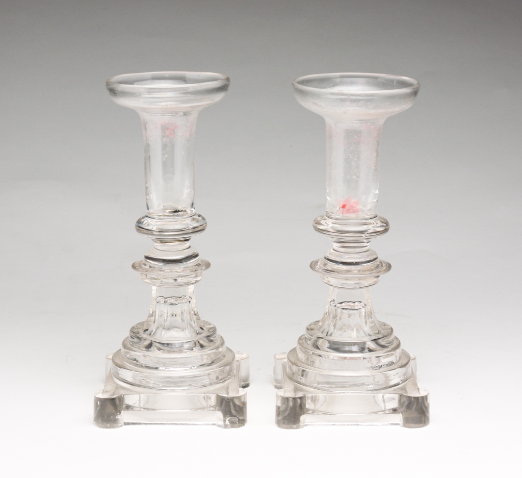 FOUR PIECES OF AMERICAN GLASS.