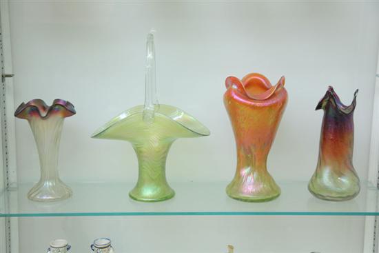 FOUR PIECES OF ART GLASS. All
