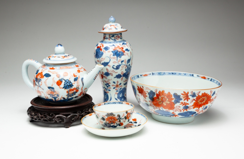 FOUR PIECES OF CHINESE EXPORT. Late
