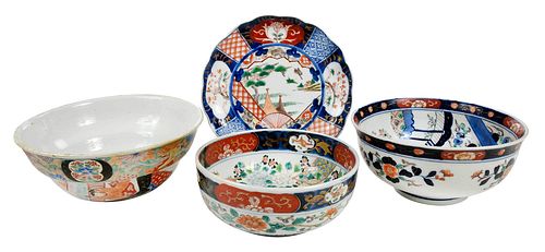FOUR PIECES OF JAPANESE IMARI