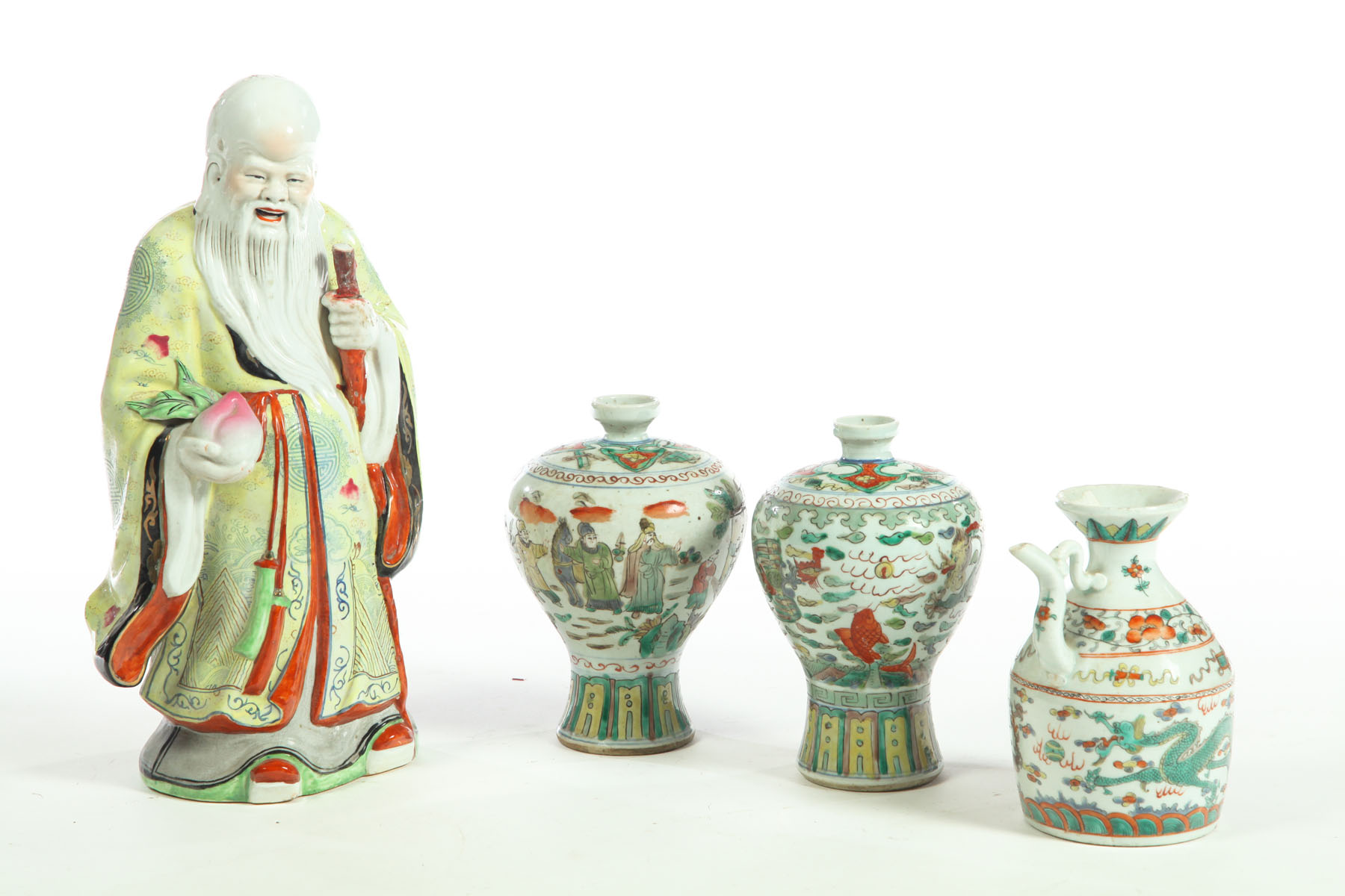 FOUR PIECES OF PORCELAIN.  China 