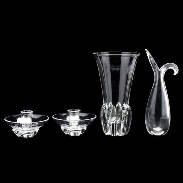 FOUR PIECES OF STEUBEN CRYSTAL