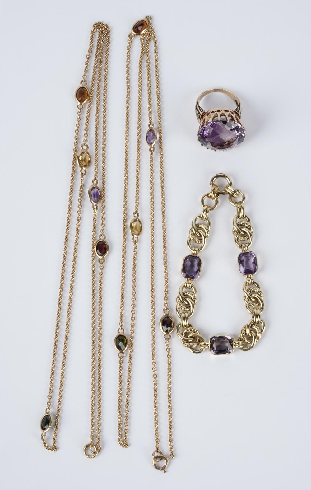 FOUR PIECES OF YELLOW GOLD &