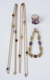 FOUR PIECES OF YELLOW GOLD & G