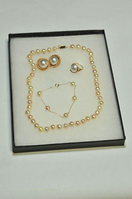 FOUR PIECES PEARL JEWELRY.