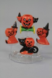 FOUR PLASTIC HALLOWEEN TREAT C