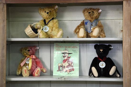 FOUR STEIFF BEARS AND BOOK. 1912