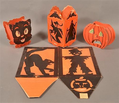FOUR VARIOUS HALLOWEEN CARDBOARD