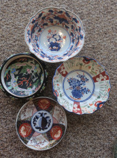 FOUR VINTAGE JAPANESE CERAMIC