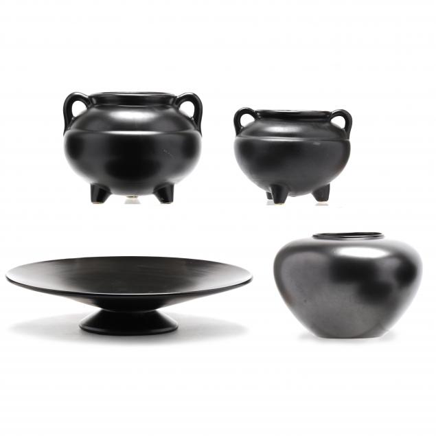 FOUR VINTAGE POTS, BAUER AND RRP CO