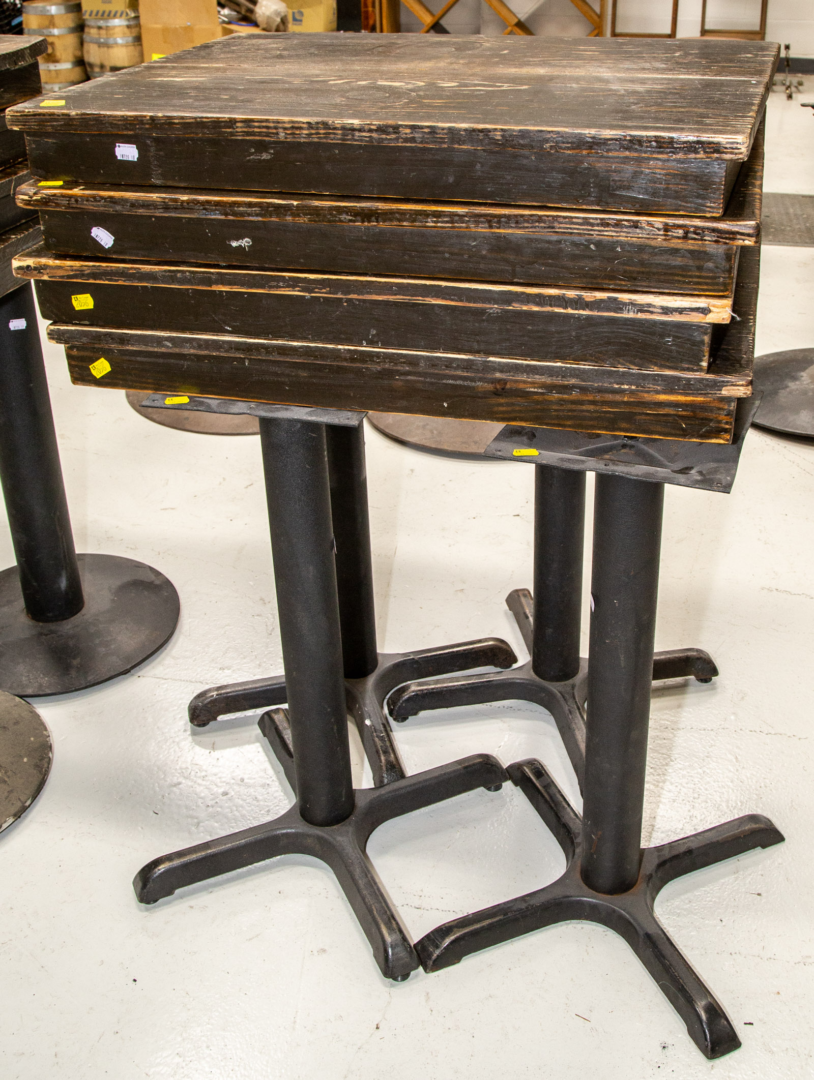 FOUR WOODBERRY KITCHEN PINE