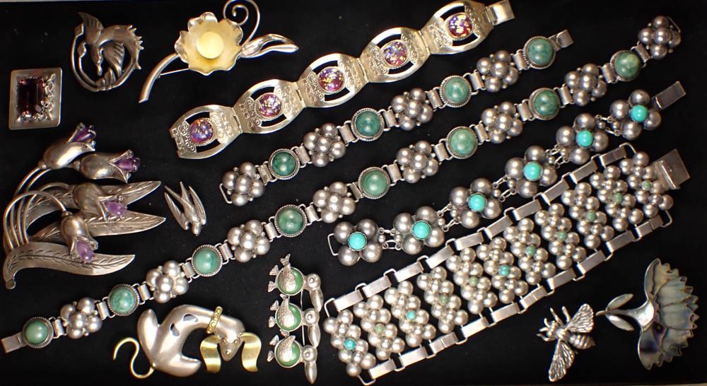 FOURTEEN ARTICLES OF VINTAGE SILVER